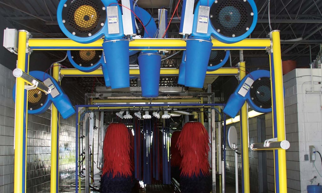 Product image for WHITE GLOVE CAR WASH NEWARK Only $14 regular full-service car wash includes interior window cleaning and vacuuming.