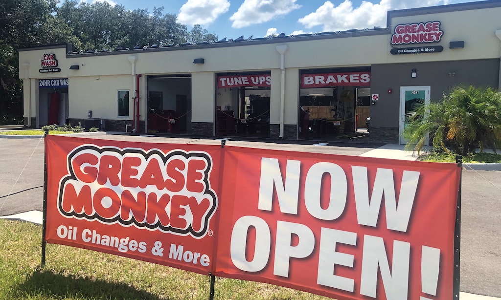 Product image for Grease Monkey-Np/Pc 10% OFF any service (may be used in conjunction with above offer). 